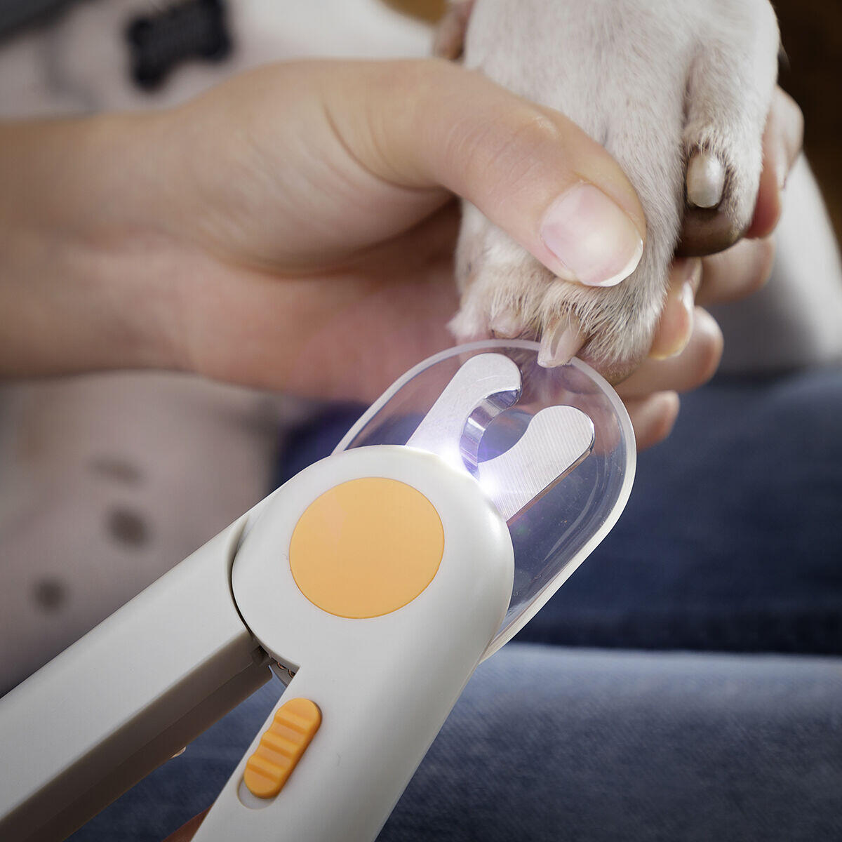 Cortaúñas con Luz LED para Mascotas – Corte Seguro y Preciso
